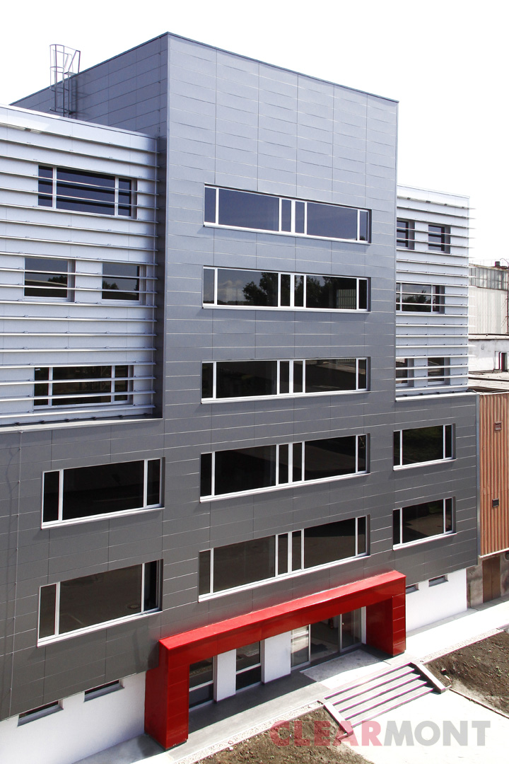 Lehké obvodové pláště