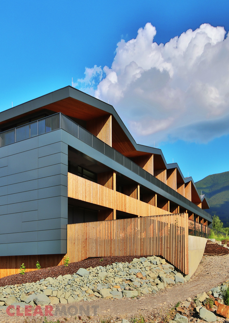 Lehké obvodové pláště