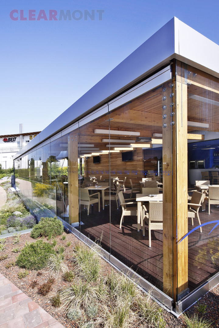 Skleněné mobilní stěny