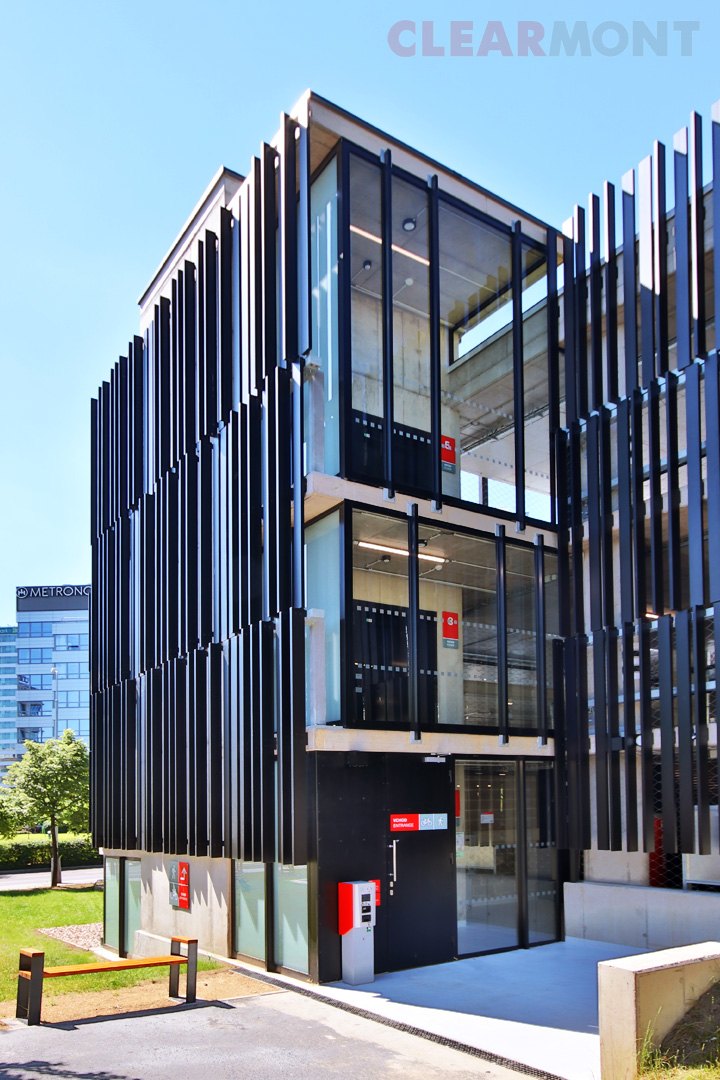 Lehké obvodové pláště