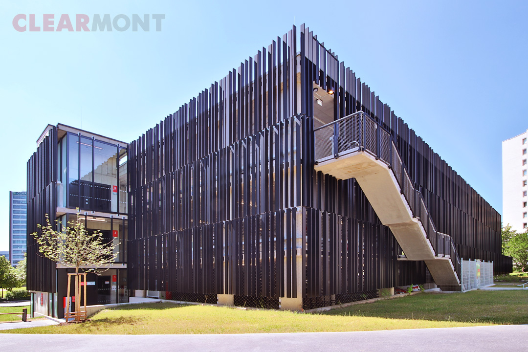 Lehké obvodové pláště