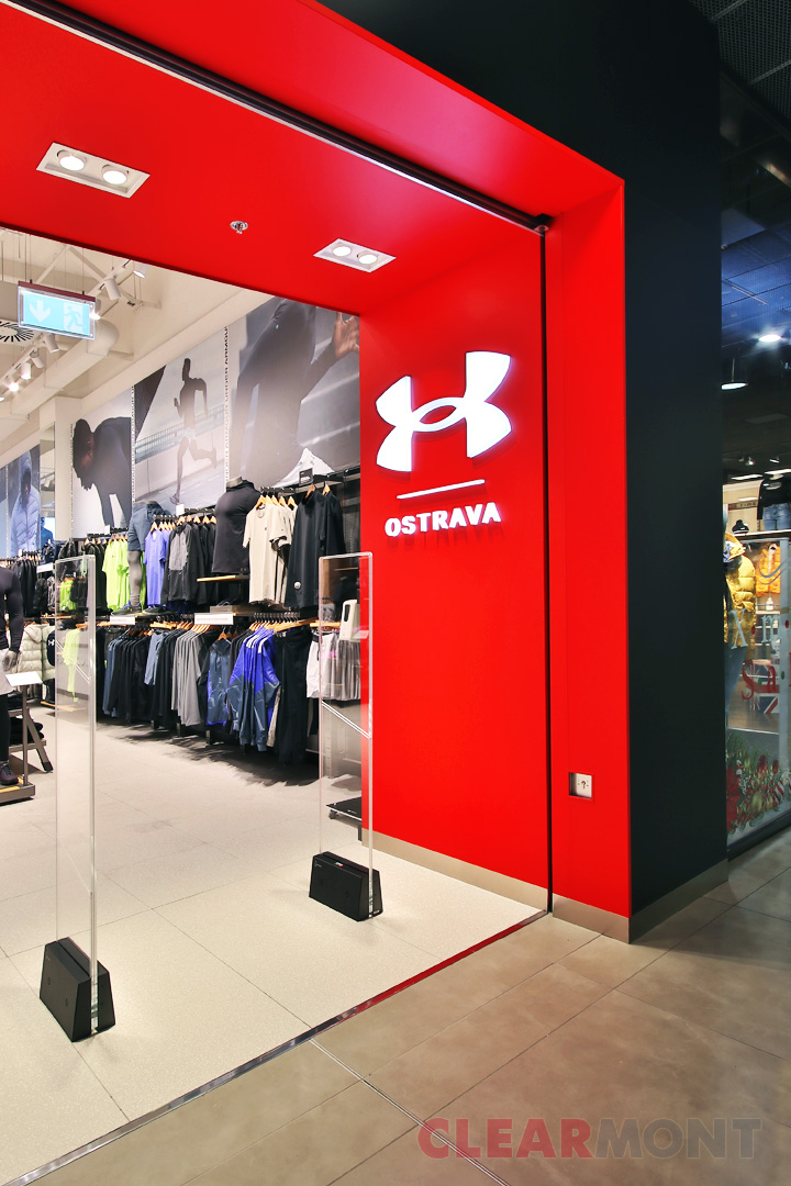 GAP a Under Armour - OC Nová Karolina Ostrava