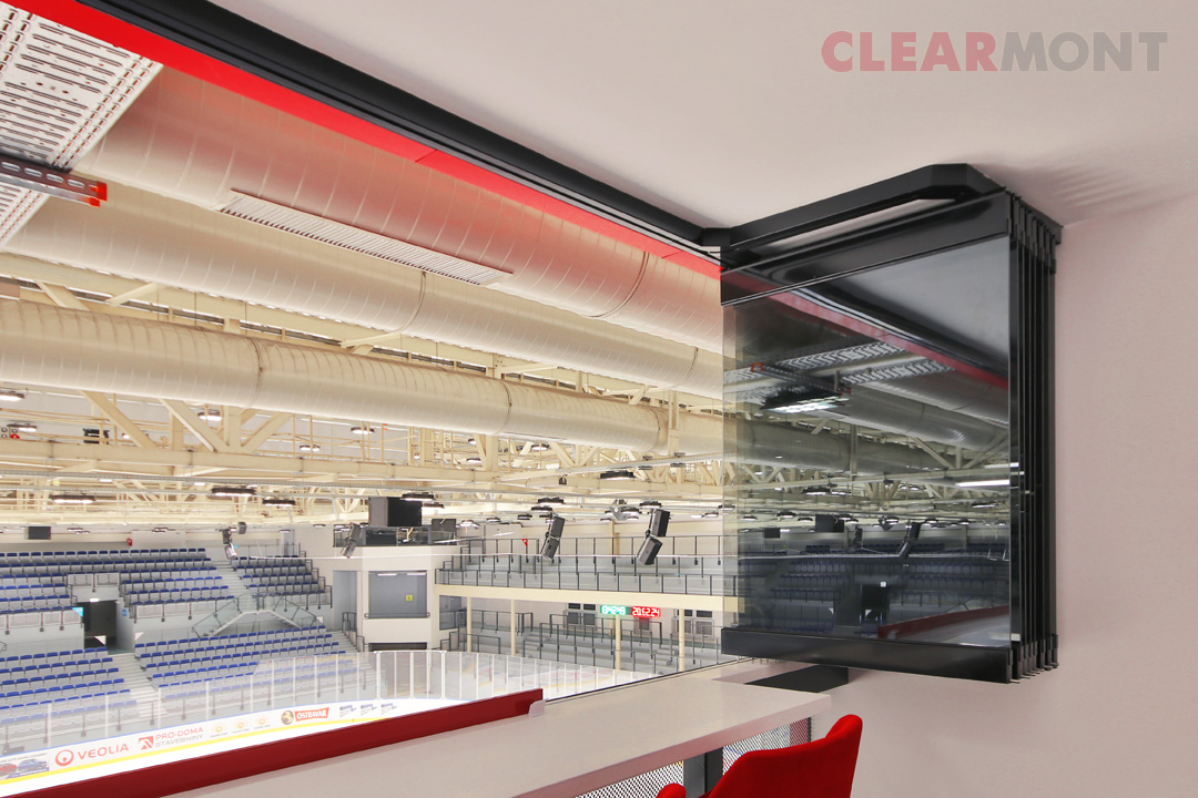 Skleněné mobilní stěny